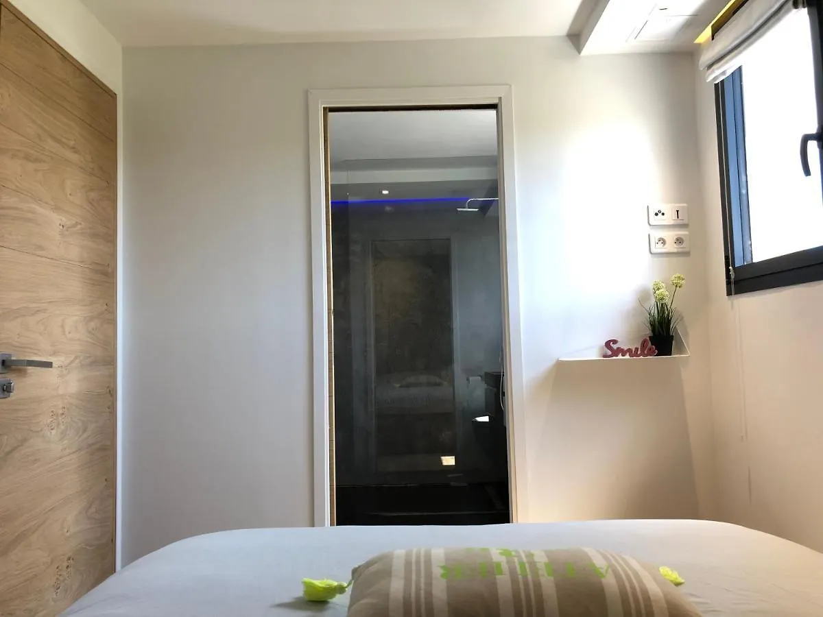Appartement Climatise Refait A Neuf - Vue Mer Saint-Tropez - Piscine- 50M Plage 盖辛